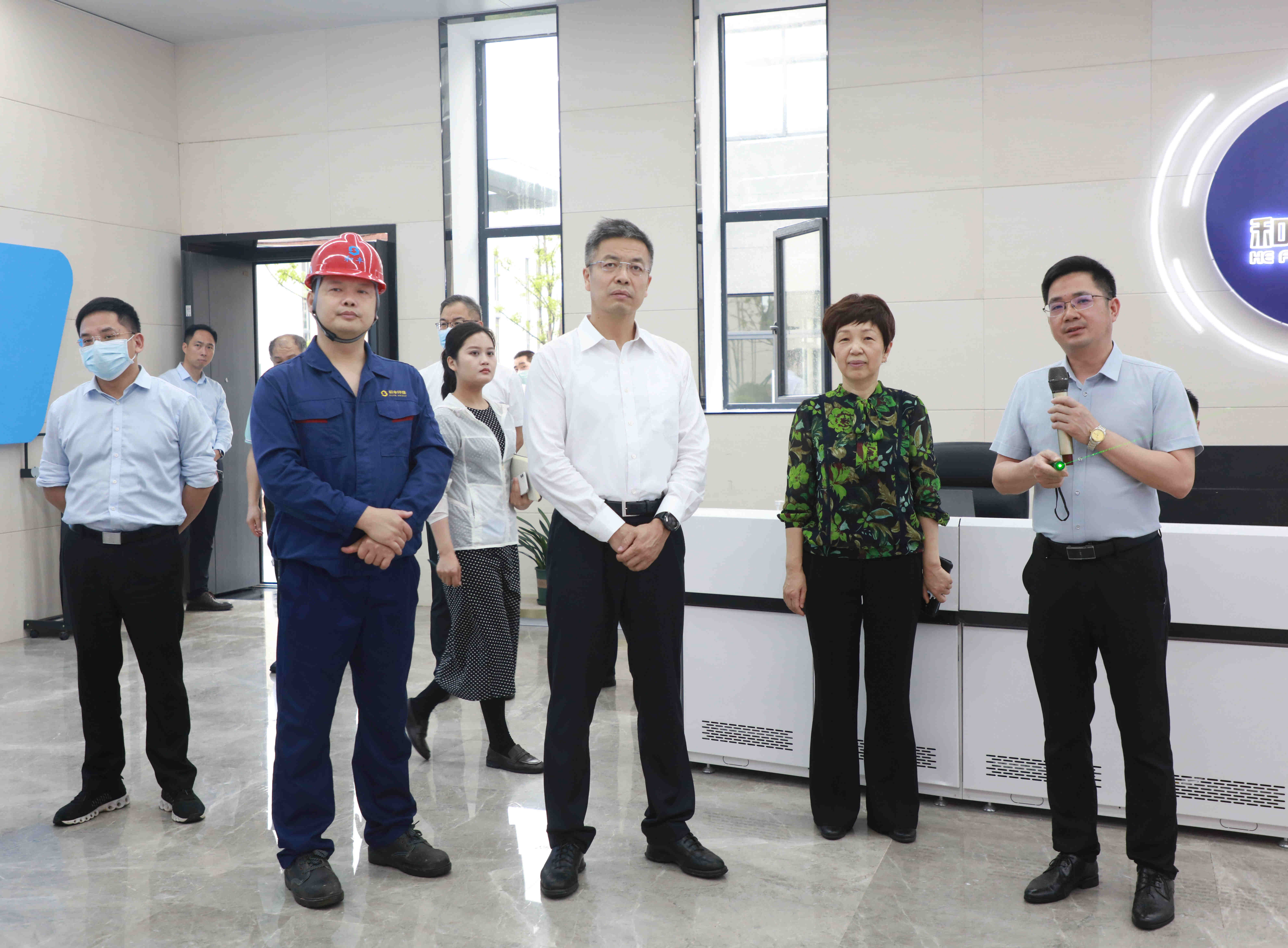 江西省委常委、副省长任珠峰调研和丰环保.jpg